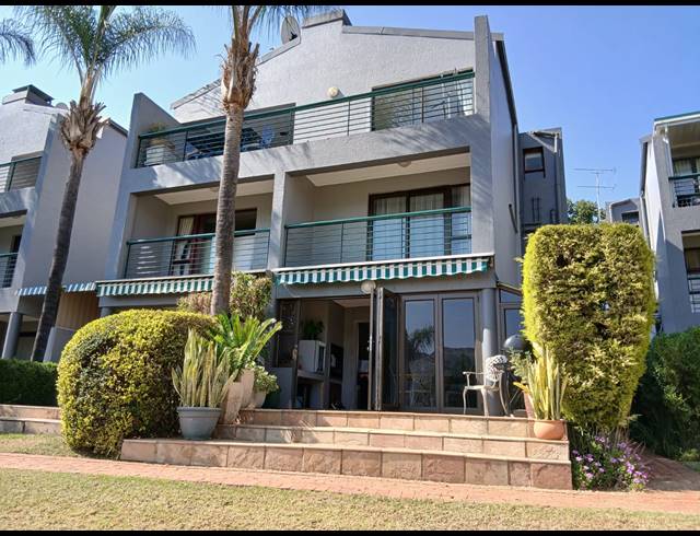 2 BEDROOM APARTMENT FOR SALE IN KEY WEST ESTATE